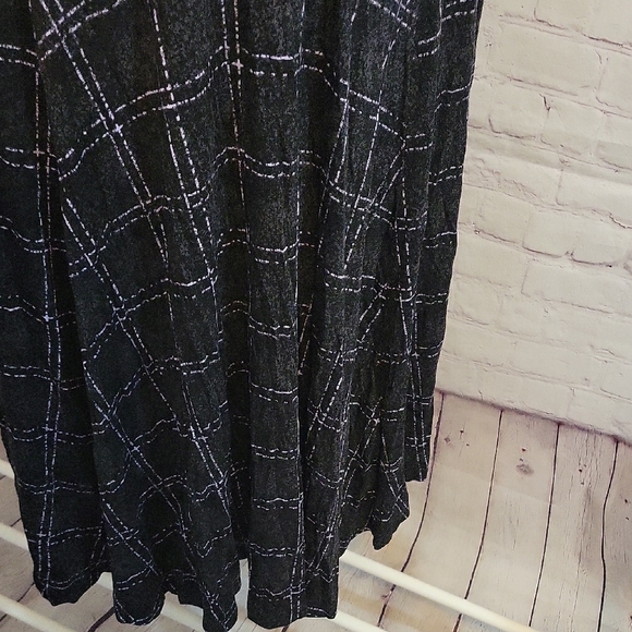 Torrid Black and White Checkered Midi Dress - Picture 5 of 8